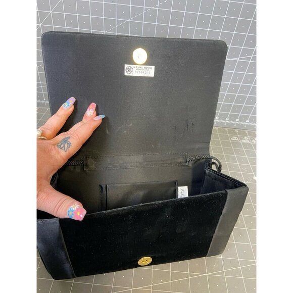 Vintage La Regale Black Velvet Clutch With Shoulder Strap ~~minty~~ - Picture 6 of 9